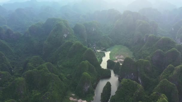 Montanhas Floresta Drone Para Ecologia Lago Colinas Com Árvores Paisagem — Vídeo de Stock