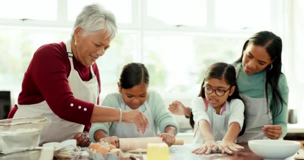 Cooking Food Baking Big Family Kitchen Learning Generations Support Happy — Stock Video