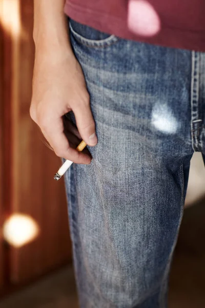 Πρόσωπο Χέρι Και Τσιγάρο Closeup Για Κάπνισμα Σταματήσει Ανθυγιεινή Συνήθεια — Φωτογραφία Αρχείου
