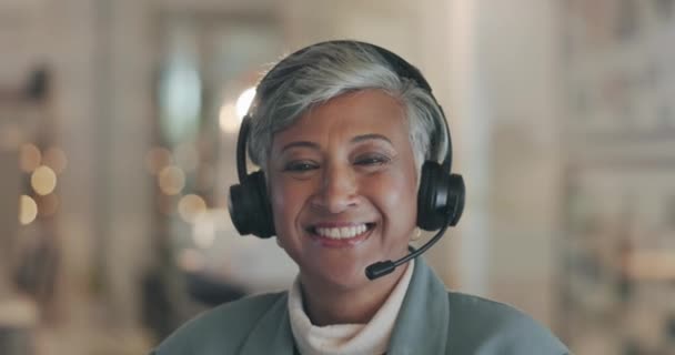 Centro Llamadas Cara Negocios Senior Mujer Feliz Consultor Asesor Sonrisa — Vídeo de stock