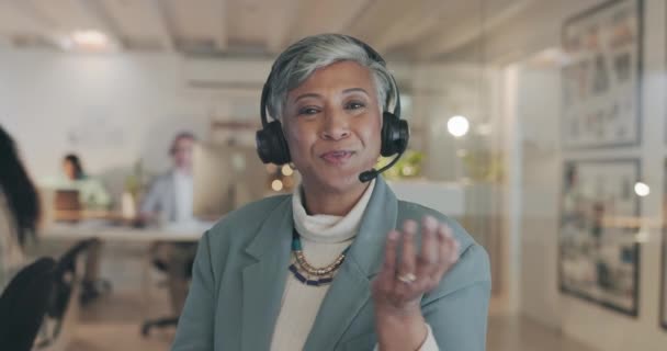 Call Center Ansigt Videoopkald Senior Kvinde Taler Telemarketing Salgstale Webinar – Stock-video