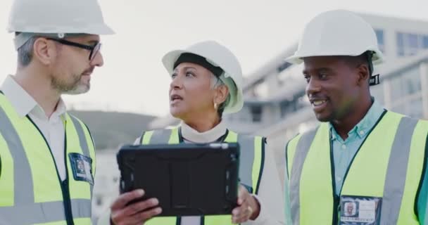 Tablet Gerente Construcción Personal Ingeniería Para Desarrollo Edificios Progreso Planificación — Vídeo de stock