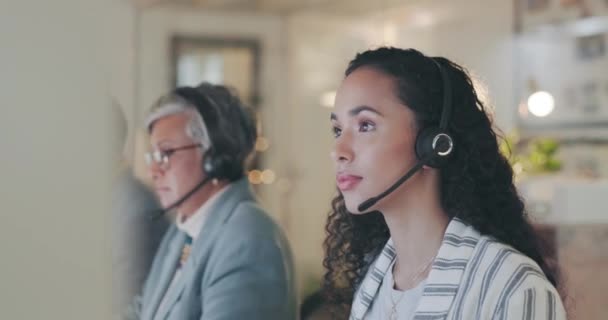 Çağrı Merkezi Yüzü Ekip Mutlu Kadını Danışman Danışman Tele Pazarlama — Stok video
