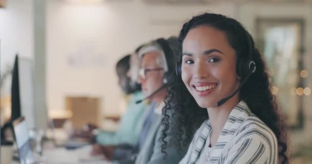 Müşteri Hizmetleri Gülümsemesi Takım Kadını Yüzü Finansal Danışman Irtibat Merkezi — Stok video