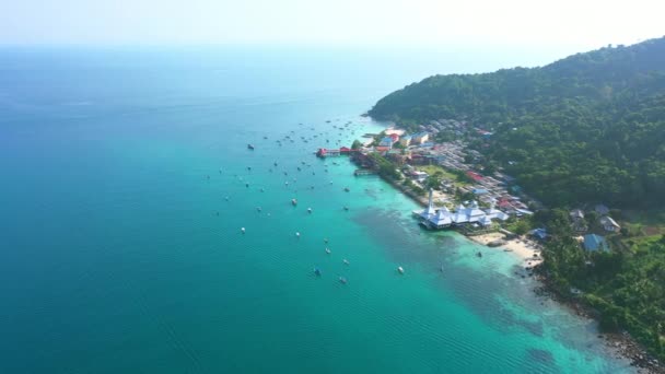 Drone Isla Viaje Barco Puerto Playa Tropical Paisaje Transporte Vacaciones — Vídeos de Stock