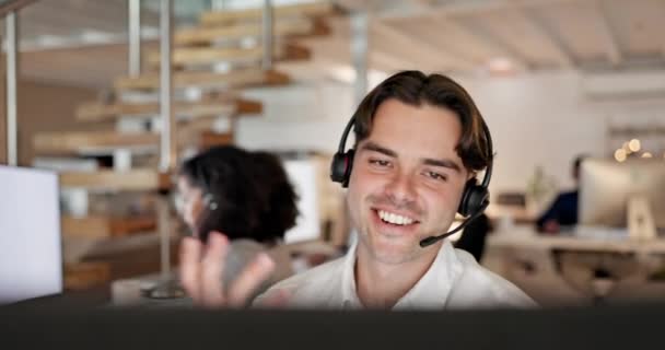 Homem Feliz Call Center Consultoria Com Fones Ouvido Atendimento Cliente — Vídeo de Stock