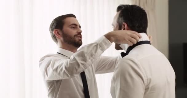 Wedding Dressing Friend Helping Groom Fashion Bedroom Best Man Care — Stock Video
