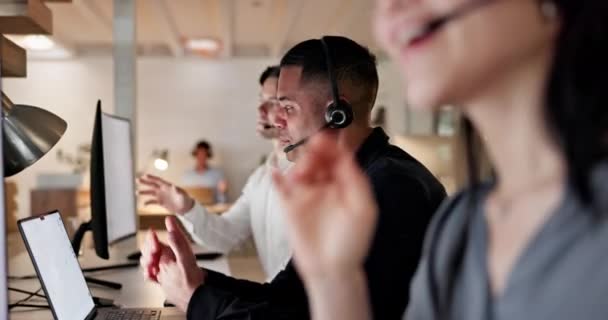 商务人员 呼叫中心和团队在办公室电话营销 客户服务或支持方面的咨询 工作场所在线咨询 帮助或销售团队的顾问或代理 — 图库视频影像