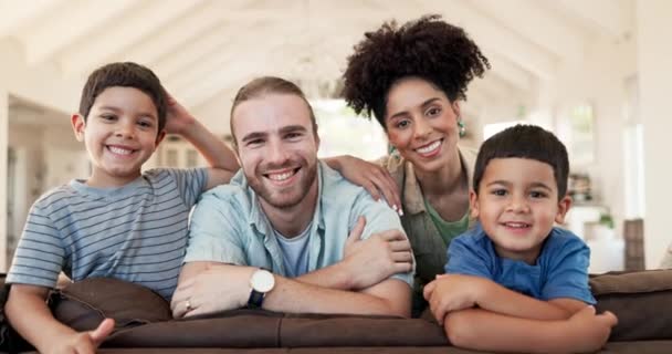 Face Smile Family Home Living Room Bonding Having Fun Together — Stock Video