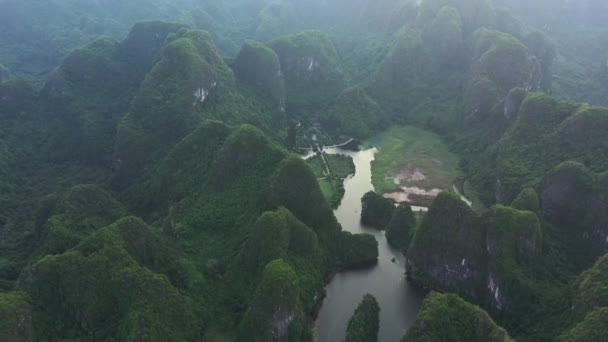 Hegyek Erdők Drón Természetnek Dombok Fákkal Táj Táj Kültéri Vidéki — Stock videók