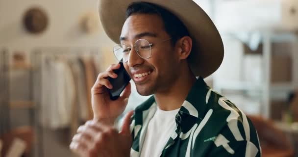 Rozmowa Telefoniczna Śmiech Domowy Męski Małym Biznesem Tworzenie Sieci Pracy — Wideo stockowe