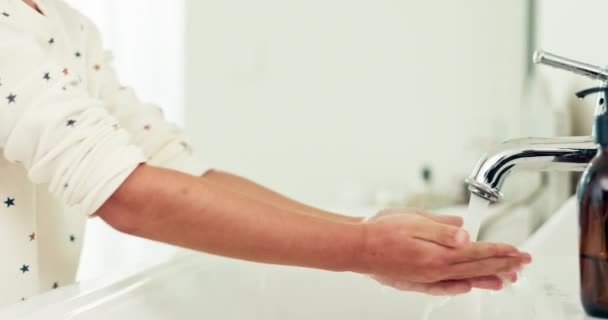 Woda Mycie Rąk Łazienki Czyszczenia Samoopieki Dermatologii Dla Bezpieczeństwa Wirusów — Wideo stockowe