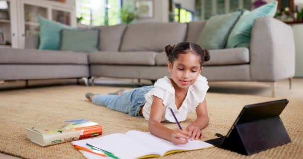 Tablet Schreiben Und Mädchen Oder Kind Für Häusliche Erziehung Learning — Stockvideo