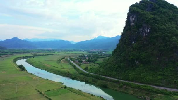 Дрон Река Окружающая Среда Природой Сельская Деревня Горы Ландшафтом Фонг — стоковое видео