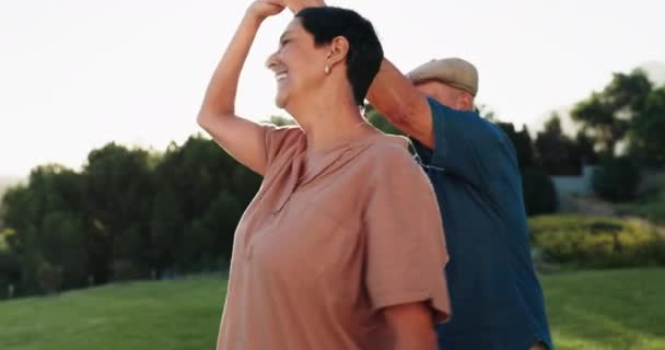 Baile Patio Trasero Pareja Ancianos Con Amor Fecha Juntos Para — Vídeos de Stock