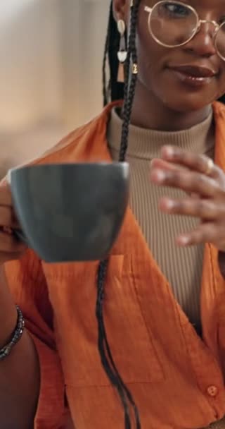 Kobieta Twarz Kawa Lub Dmuchanie Pary Zimny Poranek Drinka Komfort — Wideo stockowe