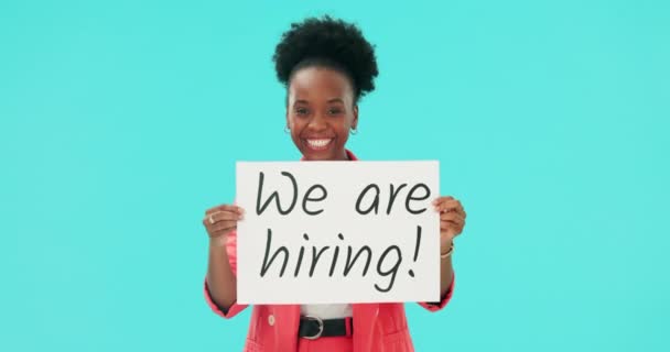 African Woman Sign Poster Studio Face Human Resources Recruitment Blue — Stock Video