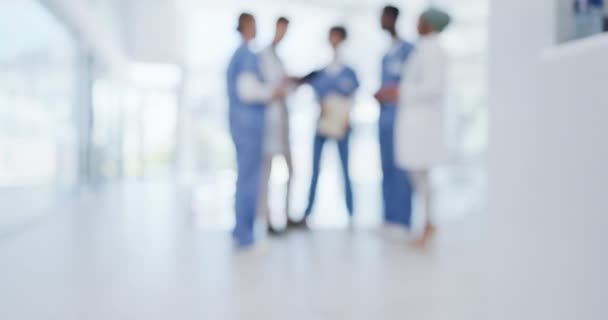 Médicos Borrosos Enfermeras Reuniones Hospital Para Planificación Cirugía Innovación Tratamiento — Vídeo de stock