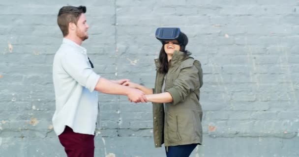 Par Virtual Reality Leg Udendørs Headset Griner Komedie Fjollet Teknologi – Stock-video