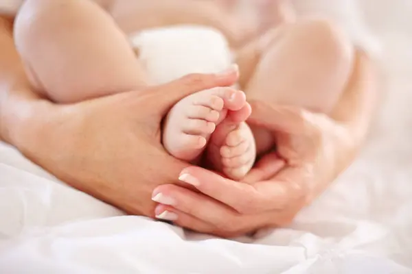 Woman Child Feet Closeup Love Connection Childhood Bonding Motherhood Newborn — Stock Photo, Image