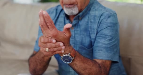 Hand Pain Senior Man Sofa Arthritis Disaster Muscle Joint Crisis — Stock Video