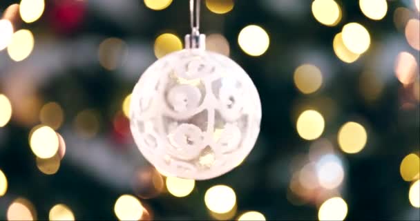 Balo Yeni Yıl Noel Ağaçta Bokeh Arka Planlı Işıklar Asılı — Stok video