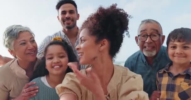 Grote Familie Selfie Gezicht Gelukkige Kinderen Vakantie Buiten Samen Ontspannen — Stockvideo