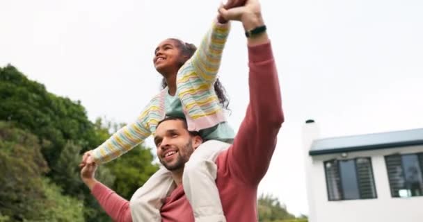 Счастливые Веселые Веселые Отцом Дочерью Свежем Воздухе Общения Улыбки Свободы — стоковое видео