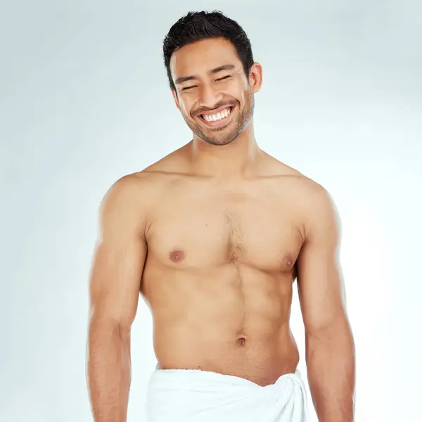 Body Cleaning Happy Asian Man Towel Studio Beauty Hygiene Care — Stock Photo, Image