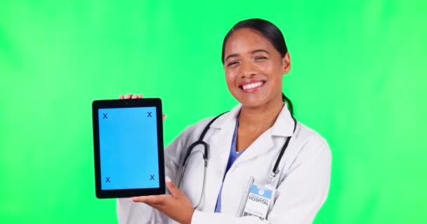 Arts Vrouw Tablet Mockup Groen Scherm Voor Telegezondheid Gezondheidszorg Online — Stockvideo