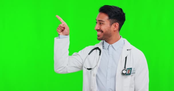 Cara Médico Hombre Con Pantalla Verde Apuntando Elección Con Promoción — Vídeos de Stock