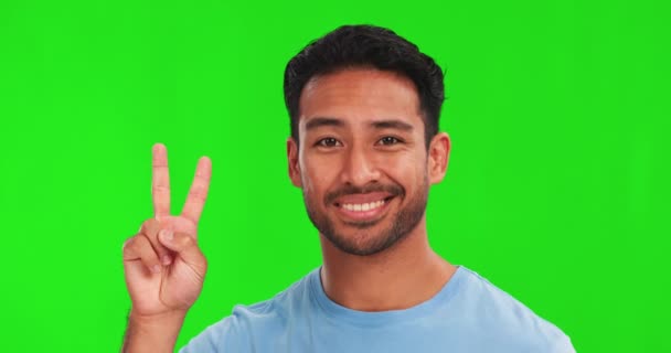 用数字 手语或列表在绿色屏幕上对亚洲男人的计数 评论和面部表情 在工作室背景上手被隔离的人的笑声 倒计时和肖像 以作为提醒 — 图库视频影像