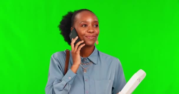 Chamada Telefônica Onda Mulher Negra Com Documentos Tela Verde Estúdio — Vídeo de Stock