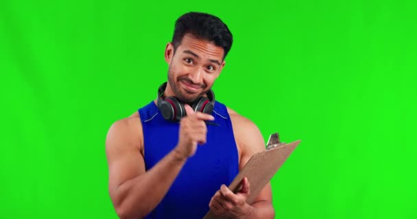 Happy Flex Dan Man Studio Dengan Layar Hijau Berdiri Dengan — Stok Video