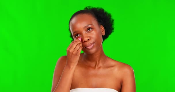 Esponja Maquillaje Pantalla Verde Cara Feliz Aplicación Mujer Negra Fundación — Vídeo de stock