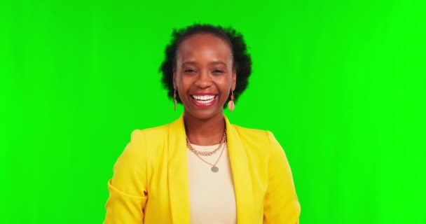 脸和黑人女人在绿屏工作室与良好的心情 笑话或积极态度的背景 幽默和充满笑意的非洲女性形象 — 图库视频影像
