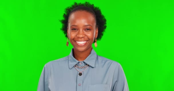 Úsměv Černá Žena Směje Veselá Proti Zelené Obrazovce Pro Zdraví — Stock video