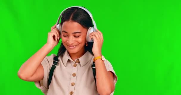 Μουσική Ακουστικά Και Γυναίκα Χορεύουν Στούντιο Πράσινης Οθόνης Για Podcast — Αρχείο Βίντεο