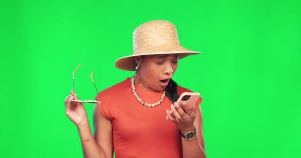 Mujer Ganadora Lluvia Efectivo Pantalla Verde Con Celebración Teléfono Objetivo — Vídeos de Stock