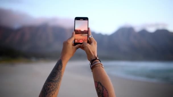 Pantalla Teléfono Manos Fotografía Playa Para Viajes Libertad Creación Contenido — Vídeos de Stock