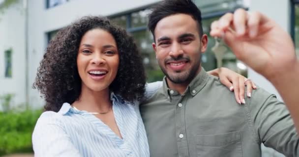 Visage Clés Couple Avec Immobilier Selfie Influencer Avec Investissement Propriété — Video