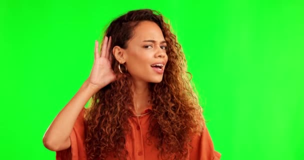 Mädchen Hört Und Hand Hand Auf Dem Grünen Bildschirm Mit — Stockvideo