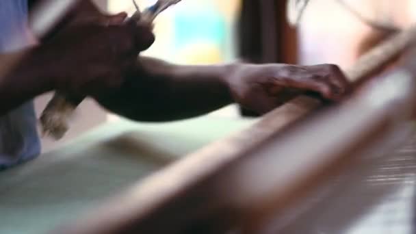 Руки Напольные Ткацкие Станки Текстильное Хлопковое Производство Швейной Фабрике Производство — стоковое видео