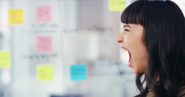 비즈니스 스트레스 문제에 사무실에서 기업가 마케팅 결함을위한 표현으로 — 비디오