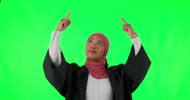 Юридические Руки Скрещенные Указывающие Лицо Мусульманки Зеленом Экране Идею Шоу — стоковое видео