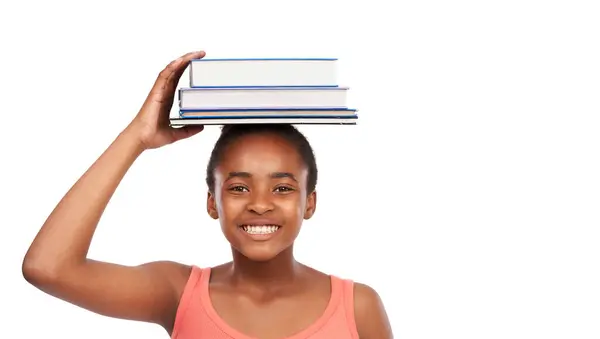 Портрет Улыбка Черная Девушка Книгами Голове Образование Баланс Изолированы Белом Лицензионные Стоковые Фото