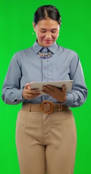 Tablet Zielony Ekran Kobieta Biznesu Prezentacji Makieta Reklamowa Strona Lub — Wideo stockowe