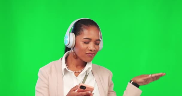 Femme Affaires Écouteurs Téléphone Sur Écran Vert Pour Musique Danse — Video