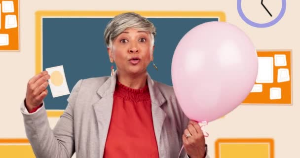 Lehrerpräsentation Glücklich Und Das Gesicht Einer Frau Mit Einem Luftballon — Stockvideo