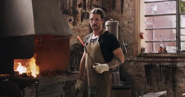 Blacksmith Fire Man Hammer Anvil Workshop Forging Iron Steel Metal — Stock Video